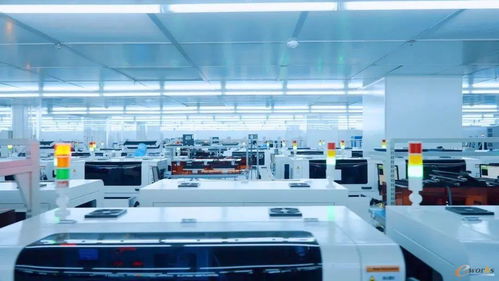 銳科激光黃石智慧工廠 機(jī)器人驅(qū)動(dòng)激光器制造與飼料科革新